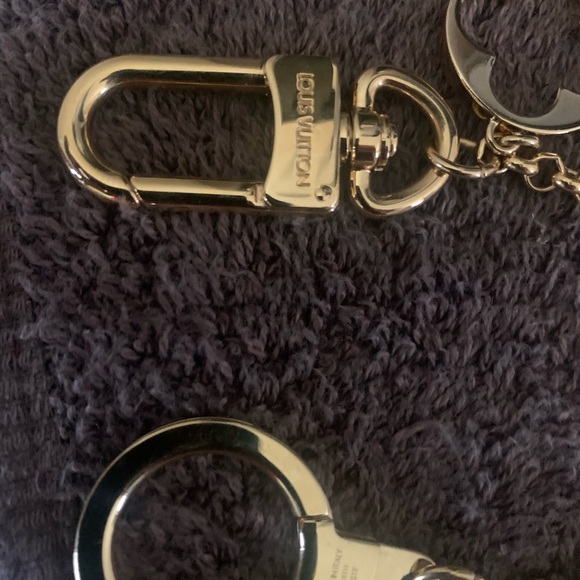 Brand new Louis Vuitton Fluer de Monogram Bag Charm - Picture 3 of 5